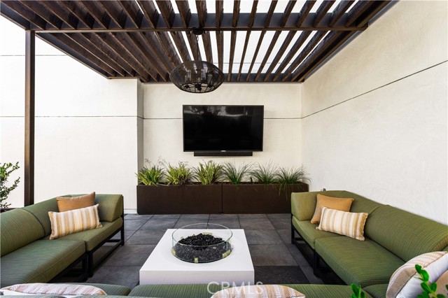 Detail Gallery Image 33 of 34 For 1333 S Orange Grove Ave #109,  Los Angeles,  CA 90019 - 2 Beds | 2 Baths