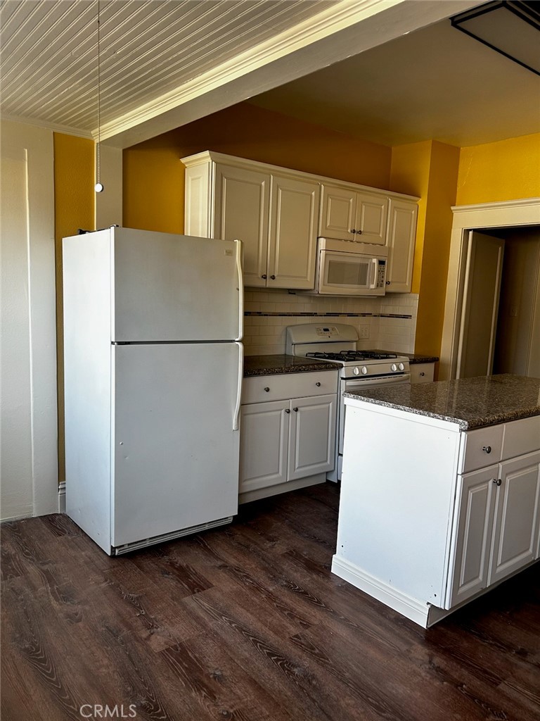 MLS #OC25048794 img 2