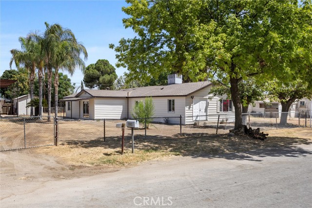 Detail Gallery Image 3 of 40 For 8880 Greenfield Park Dr, Bakersfield,  CA 93307 - 3 Beds | 3/1 Baths