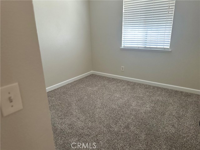 Detail Gallery Image 5 of 10 For 3351 Lincoln St, Riverside,  CA 92503 - 3 Beds | 2 Baths