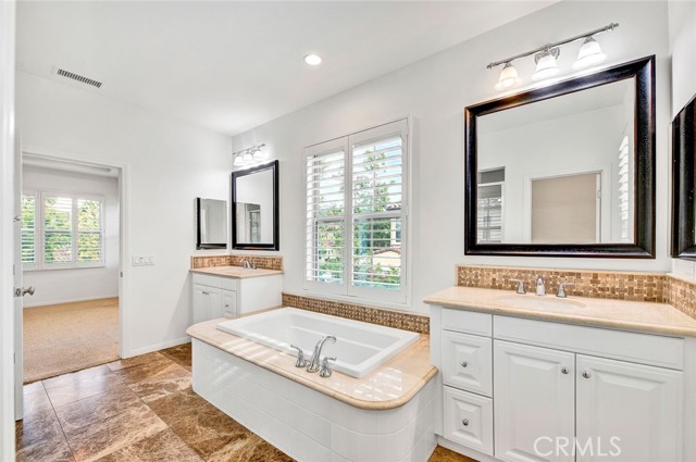 34 Somerton, Irvine CA: https://media.crmls.org/medias/1eb96830-6575-4ea0-98fb-9aa5ef7b35dc.jpg