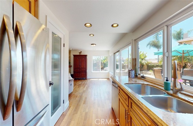Detail Gallery Image 19 of 71 For 8492 Spring Cir, Huntington Beach,  CA 92646 - 4 Beds | 2/1 Baths