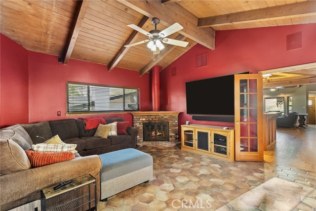 Detail Gallery Image 6 of 54 For 25009 Atwood Bld, Newhall,  CA 91321 - 3 Beds | 2/1 Baths