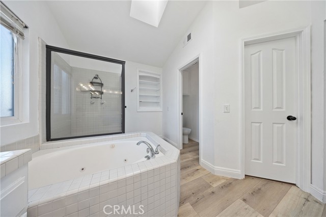 40132 White Leaf Lane, Murrieta CA: https://media.crmls.org/medias/1eba31ce-7ec5-4ff5-9b69-1bc7af66e470.jpg