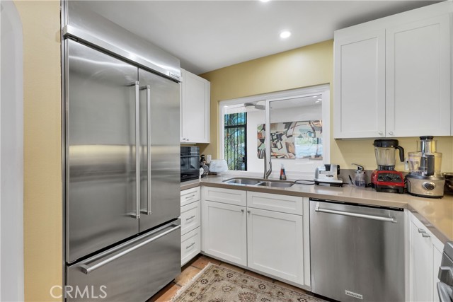 Detail Gallery Image 7 of 33 For 1013 Saint Thomas Cir, Palm Springs,  CA 92264 - 2 Beds | 2 Baths