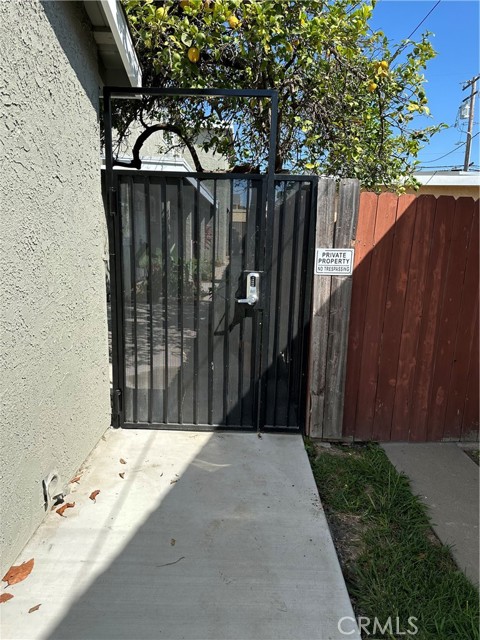 Detail Gallery Image 2 of 33 For 4301 Farquhar, Los Alamitos,  CA 90720 - 2 Beds | 1/1 Baths