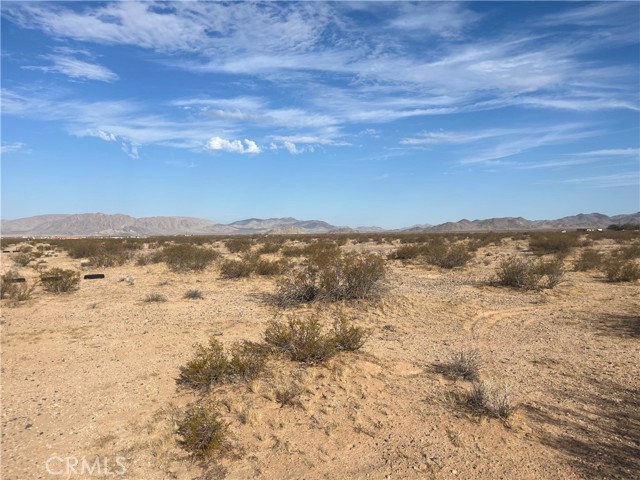 Detail Gallery Image 1 of 7 For 0 North Side Rd, Lucerne Valley,  CA 92356 - – Beds | – Baths