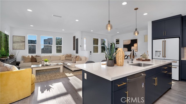 Detail Gallery Image 11 of 47 For 233 Tank, Irvine,  CA 92618 - 3 Beds | 2/1 Baths