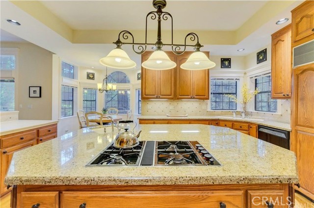 Detail Gallery Image 17 of 74 For 490 Bay View Ct, Lake Arrowhead,  CA 92352 - 5 Beds | 6/1 Baths