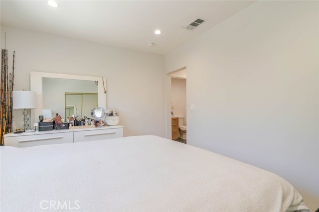 Detail Gallery Image 23 of 34 For 6659 Shirley Ave, Reseda,  CA 91335 - 3 Beds | 2 Baths