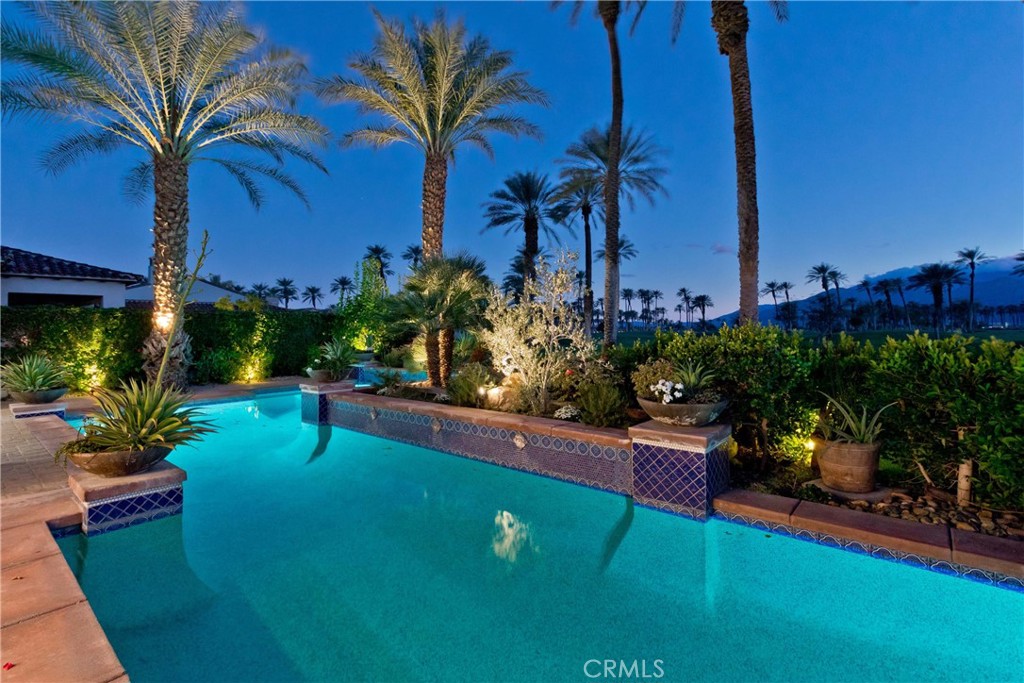 https://media.crmls.org/medias/1ebdbd47-85da-461c-9a17-c66a93ae4f2d.jpg?preset=X-Large