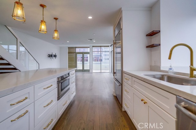 35 Raymond N, Pasadena CA: https://media.crmls.org/medias/1ebdd35e-0684-4d17-a051-6ee428322327.jpg