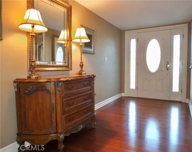 Detail Gallery Image 5 of 25 For 1819 Cambridge, Placentia,  CA 92870 - 3 Beds | 2 Baths