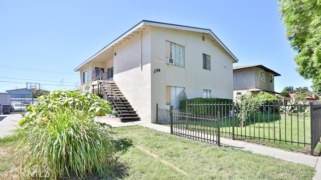1714 Evergreen Street, Santa Ana CA: https://media.crmls.org/medias/1ebe779a-9c93-4766-852a-1902c7477c54.jpg