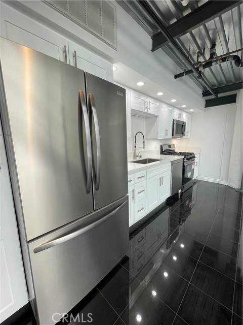 Detail Gallery Image 7 of 75 For 420 S San Pedro St #102,  Los Angeles,  CA 90013 - 2 Beds | 1/1 Baths