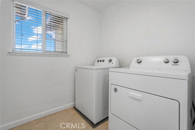Detail Gallery Image 14 of 32 For 1416 Woodbury Ct, Merced,  CA 95348 - 5 Beds | 3 Baths