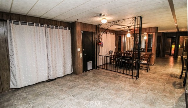 Detail Gallery Image 6 of 25 For 13829 Riviera, Victorville,  CA 92395 - 2 Beds | 2 Baths