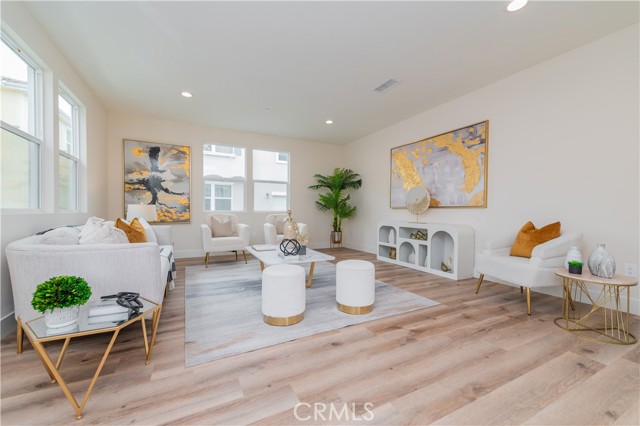 Detail Gallery Image 2 of 9 For 11237 Gladhill Rd #10,  Whittier,  CA 90604 - 3 Beds | 2/1 Baths