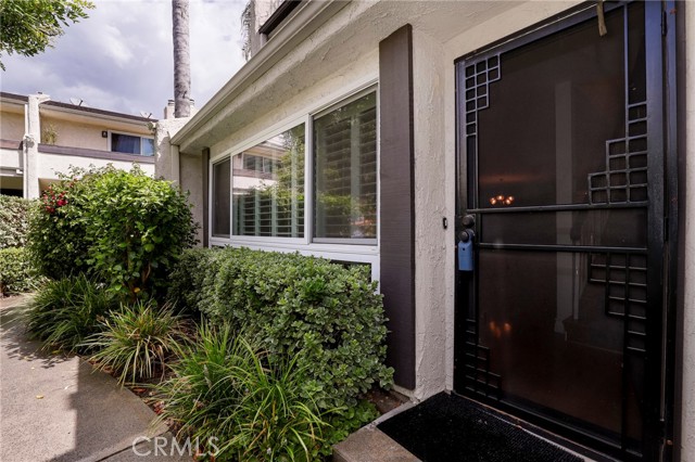 4321 Matilija Avenue, Sherman Oaks CA: https://media.crmls.org/medias/1ec112e3-4dba-413e-9b92-82b1fff875f4.jpg