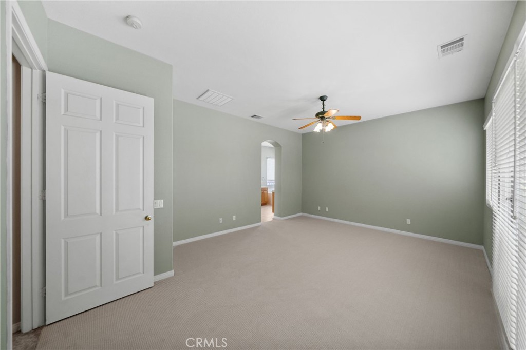 https://media.crmls.org/medias/1ec221d3-2347-4fee-8480-8ac517313139.jpg?preset=X-Large