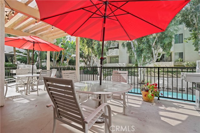 Detail Gallery Image 26 of 28 For 5325 Newcastle Ave #240,  Encino,  CA 91316 - 2 Beds | 2 Baths