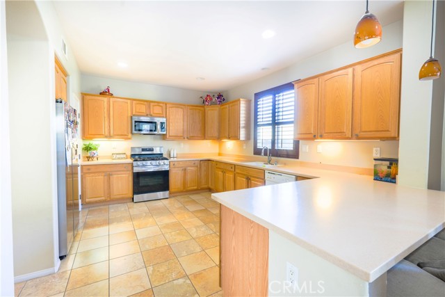 Detail Gallery Image 6 of 26 For 3577 Whieldon Dr, Perris,  CA 92571 - 4 Beds | 2/1 Baths