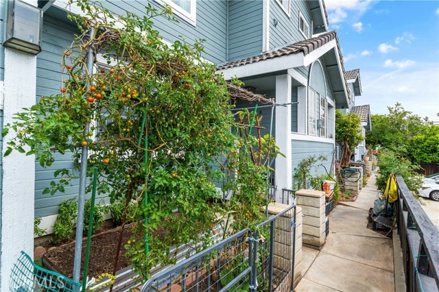 Detail Gallery Image 36 of 45 For 119 N Alhambra Ave #D,  Monterey Park,  CA 91755 - 3 Beds | 3 Baths