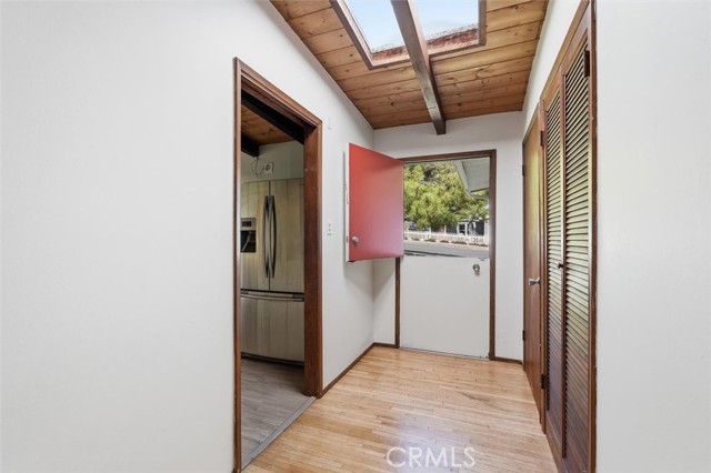 Detail Gallery Image 9 of 27 For 1320 Curtis, Manhattan Beach,  CA 90266 - 3 Beds | 2 Baths