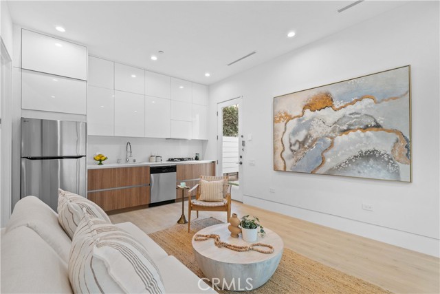 Detail Gallery Image 54 of 57 For 4532 Katherine, Sherman Oaks,  CA 91423 - 6 Beds | 6/1 Baths