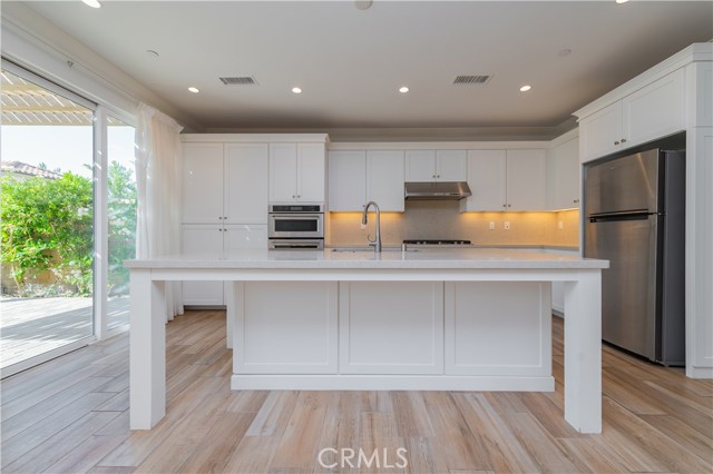 111 Omar, Irvine CA: https://media.crmls.org/medias/1ec667b1-1fed-4302-a9fe-8c26cd0187ef.jpg