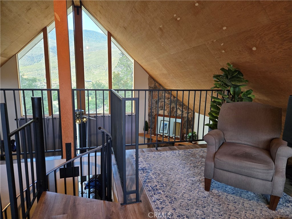 https://media.crmls.org/medias/1ec7065e-b836-4567-82d7-73b8571b076f.jpg?preset=X-Large