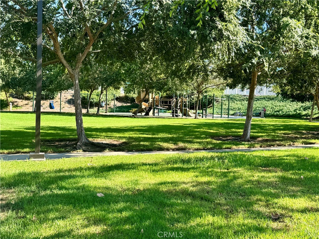 https://media.crmls.org/medias/1ec70bda-7727-4204-9f51-69789e76c6c1.jpg?preset=X-Large