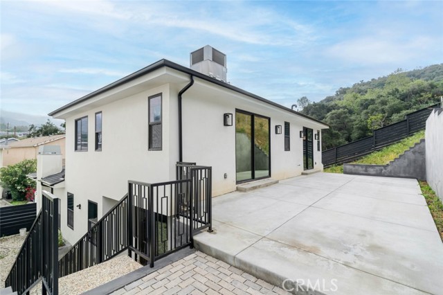 7416 Valaho Lane, Tujunga CA: https://media.crmls.org/medias/1ec7a393-6430-4932-b2e0-86707d9efb4c.jpg