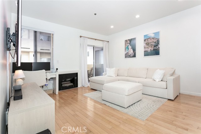 Detail Gallery Image 11 of 26 For 19350 Sherman #124,  Reseda,  CA 91335 - 1 Beds | 1 Baths