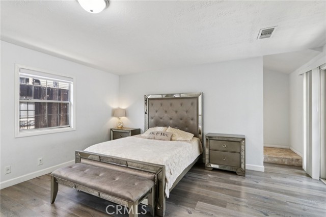 8040 Troost Avenue, North Hollywood CA: https://media.crmls.org/medias/1ec88677-d9bc-4eb3-8371-52a89bbf9ff6.jpg