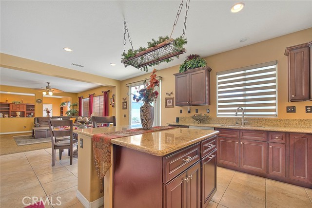 Detail Gallery Image 17 of 68 For 6681 Moonriver St, Corona,  CA 91752 - 5 Beds | 3/1 Baths