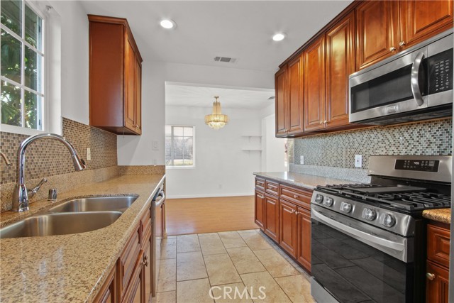 2563 W Carson Street, Torrance CA: https://media.crmls.org/medias/1eca116a-8936-48e1-95a2-469a6a5c7a42.jpg