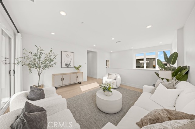 Detail Gallery Image 29 of 56 For 16376 Veterans, Tustin,  CA 92782 - 4 Beds | 3/1 Baths