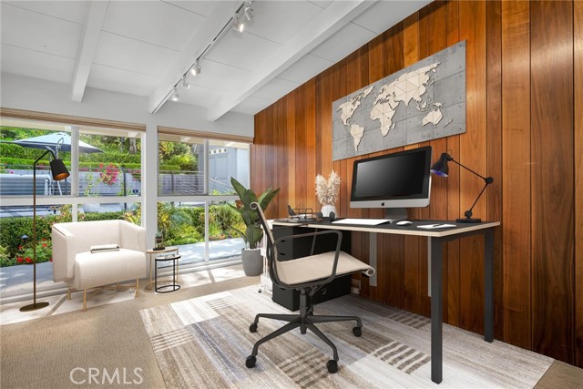 3521 Stonewood Drive, Sherman Oaks CA: https://media.crmls.org/medias/1eca3f76-f0ce-4919-8274-53a35857a0d1.jpg