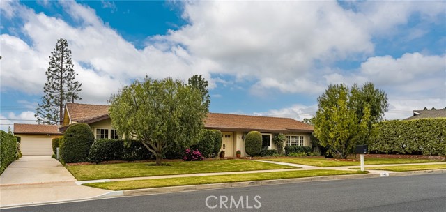 Detail Gallery Image 2 of 61 For 1142 Appian, Santa Ana,  CA 92705 - 4 Beds | 3 Baths