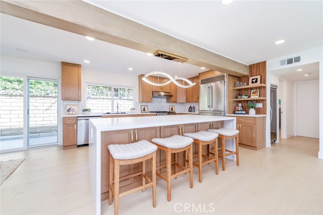 22733 Islamare, Lake Forest CA: https://media.crmls.org/medias/1ecbb72d-31cd-4ccd-8828-417cfa8abf34.jpg