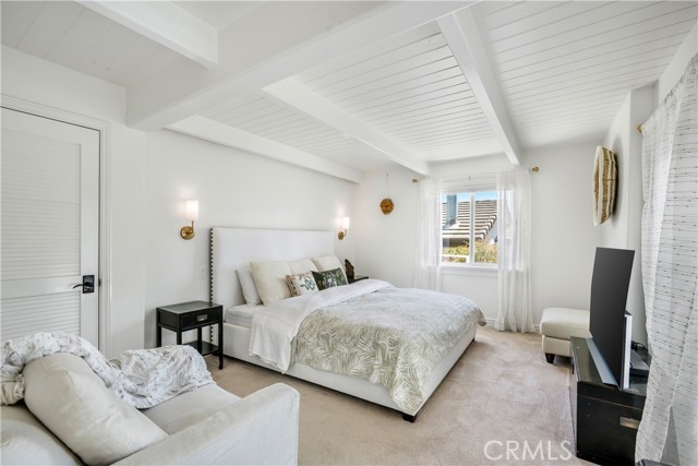 1071 Oro Street, Laguna Beach CA: https://media.crmls.org/medias/1ecbd7df-639d-4d0b-a58e-3f58f74298a0.jpg