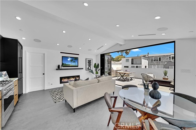 Detail Gallery Image 1 of 1 For 712 .5 Iris, Corona Del Mar,  CA 92625 - 2 Beds | 2/1 Baths