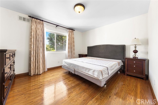 300 W Wistaria Avenue, Arcadia CA: https://media.crmls.org/medias/1ecc1848-a391-4674-a361-07e02bd72a79.jpg