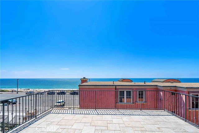 1724 Esplanade, Redondo Beach, California 90277, 3 Bedrooms Bedrooms, ,3 BathroomsBathrooms,Residential,Sold,Esplanade,SB23103083