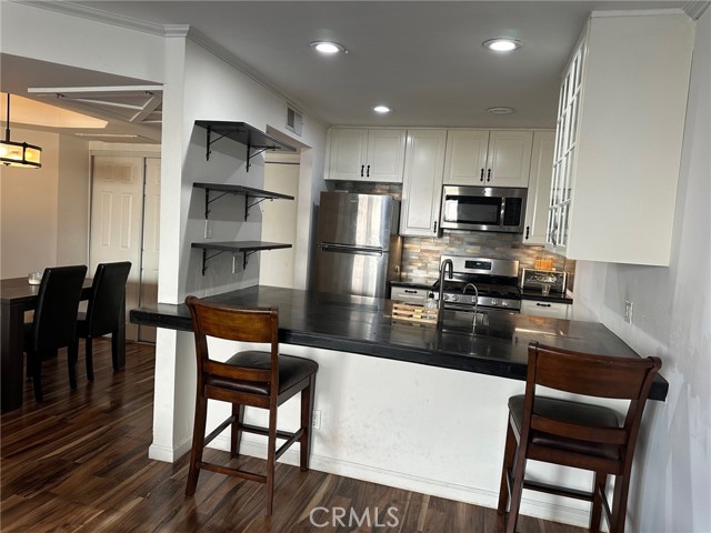 Detail Gallery Image 7 of 16 For 20253 Keswick St #105,  Winnetka,  CA 91306 - 1 Beds | 1 Baths