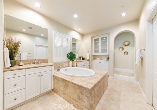 Detail Gallery Image 10 of 39 For 70 Vintage, Irvine,  CA 92620 - 3 Beds | 2/1 Baths