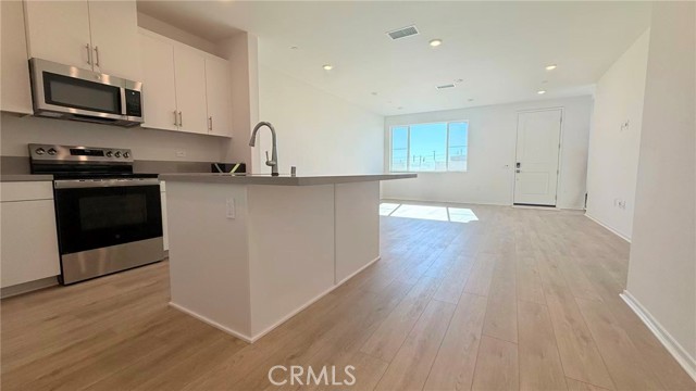 Detail Gallery Image 8 of 25 For 3580 S Eichler Paseo #106,  Ontario,  CA 91761 - 3 Beds | 2/1 Baths