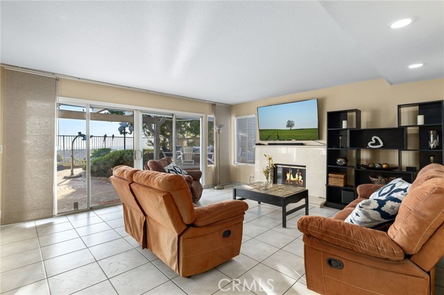 1701 Calle Catalina, San Dimas CA: https://media.crmls.org/medias/1ece7850-f296-4003-afa3-de0185097e9b.jpg