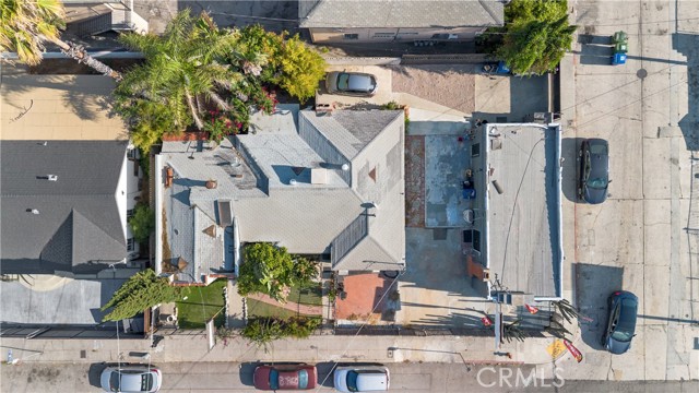11170 Burbank Boulevard, North Hollywood CA: https://media.crmls.org/medias/1ecea8e5-cf7f-4c4c-841f-75b84be35c57.jpg